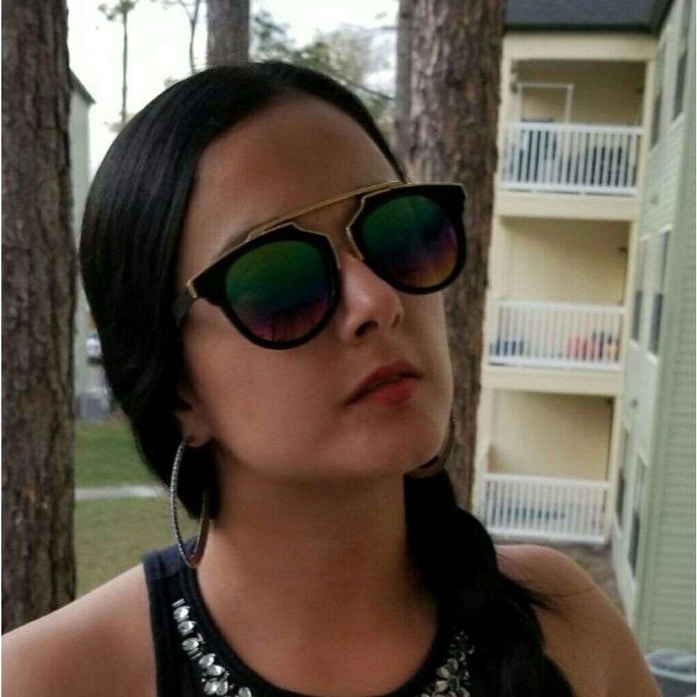 Brand new trendy woman sunglasses